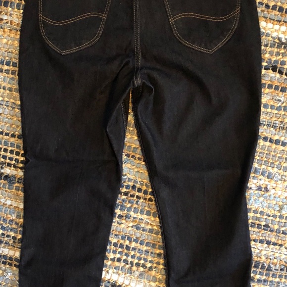 BNWOT Women’s Lee Riders Denim - Picture 4 of 5